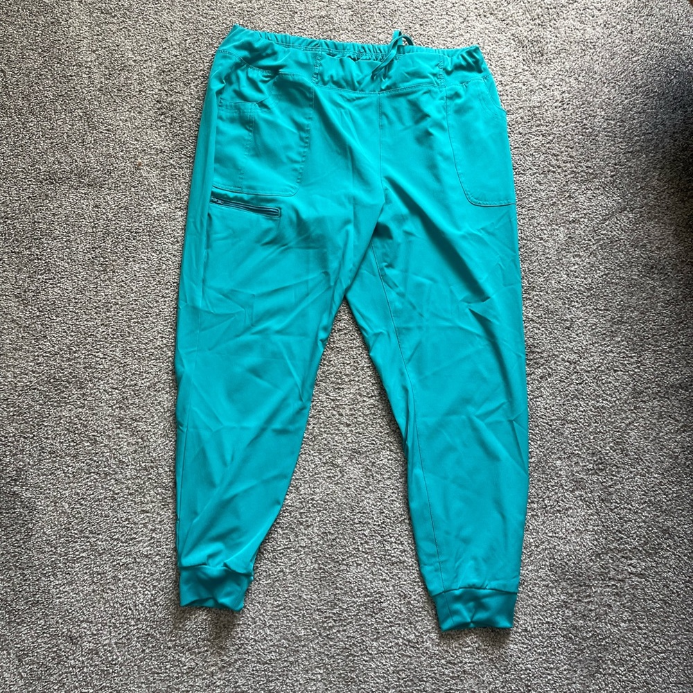 Heart soul jogger scrub pant